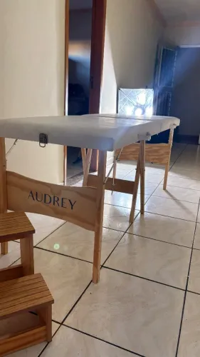 Vendo maca com escada para estética em perfeito estado