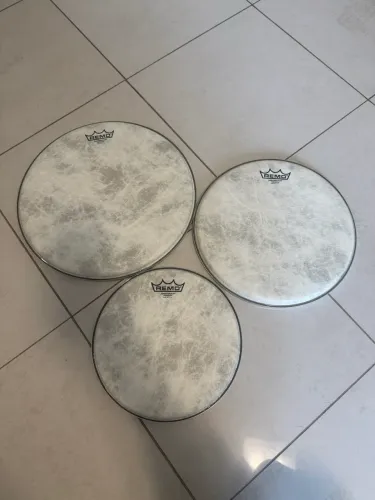 Kit  Pele de bateria Remo Ambassador Fiberskin 10/12/14
