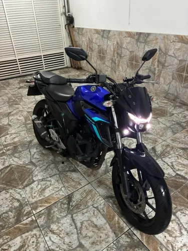 Yamaha FZ25 2024 38.500 km com acessórios
