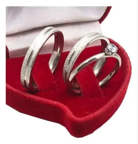 Par Aliança Anatômica Prata 4mm Diamantada De Namoro + Anel.. masculino 18 e feminino 16