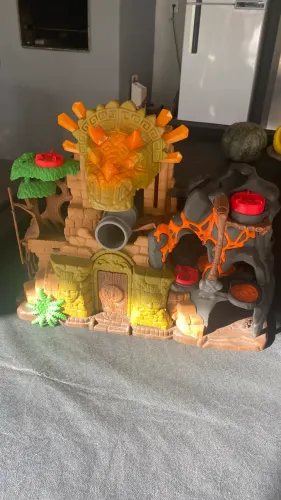 Castelo de brinquedo - Imaginext Fortaleza do vulcão (completo) em perfeito estado