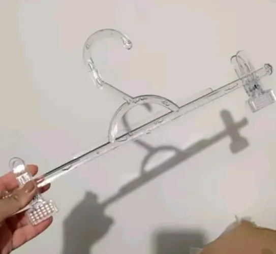 20 cabides com presilhas acrílico
