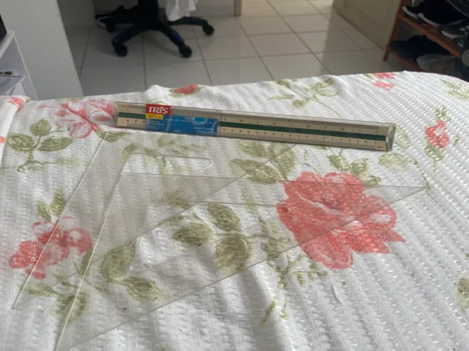 Escalímetro Triangular 30 CM e Esquadros 