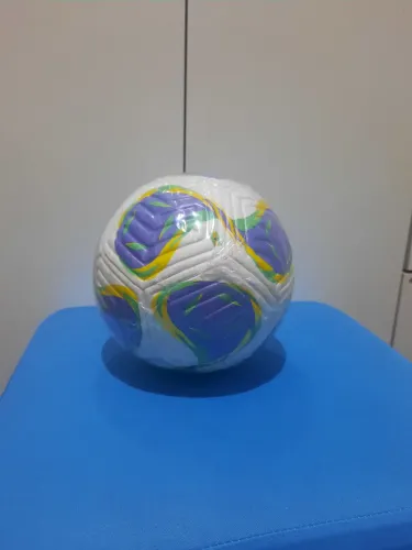Bola de futebol nova