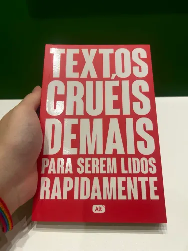Textos Cruéis Demais Para Serem Lidos Rapidamente | Livro novo, nunca lido