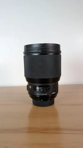 Lente Sigma 85mm f/1.4 DG Art para Nikon - Estado de Nova (Sem Fungos)