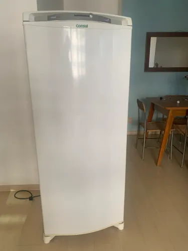 Geladeira cônsul facilite pequena frost free