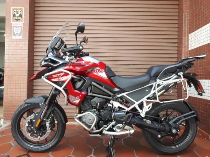 Triumph Tiger 1200 GT Pro 2025. 