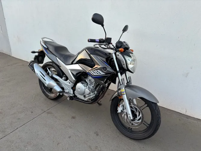 Vendo ou troco por Moto Yahama Fazer 250 2014 c/ 2026 Pago