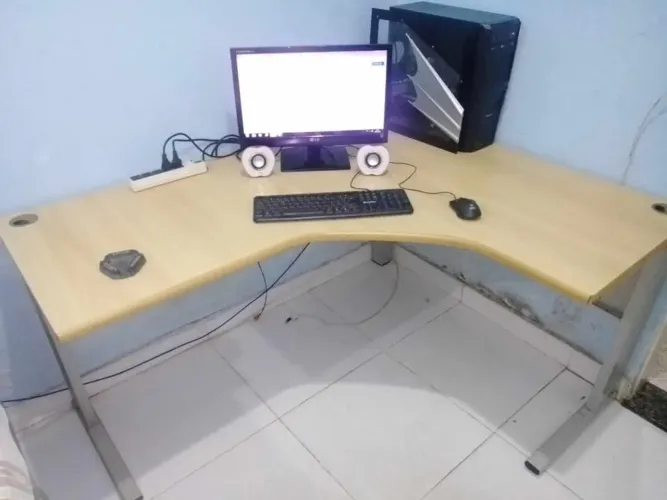 VENDO MESA DE ESCRITÓRIO EM L! EXCELENTE ESTADO! *!