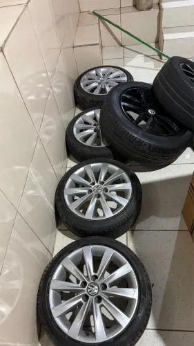Jogo de rodas aro 15 5 furos