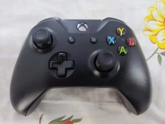 controle xbox one original, serve no one fat,s,x e series s,x, modelo com p2 e bluetooth.