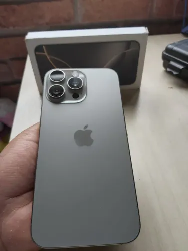 IPHONE 16 pro max 256GG 95%saude na garantia