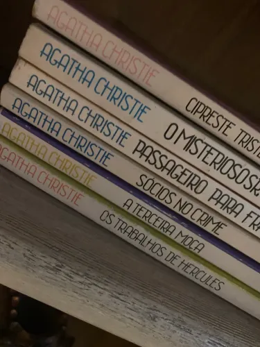 Livro coleção Ágatha Christie (40 títulos)