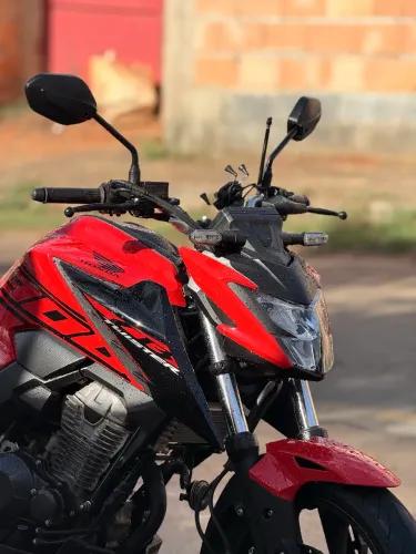 Honda CB 300F Twister ABS 2024 - Impecável, Para Dono Exigente