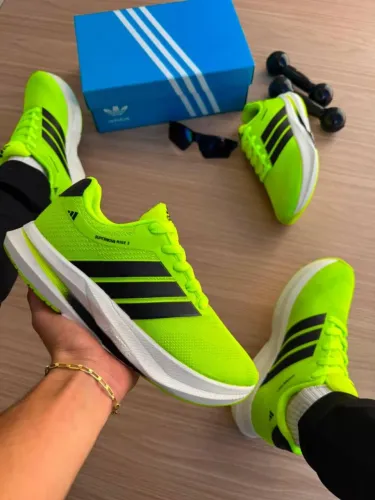 Tênis Adidas
