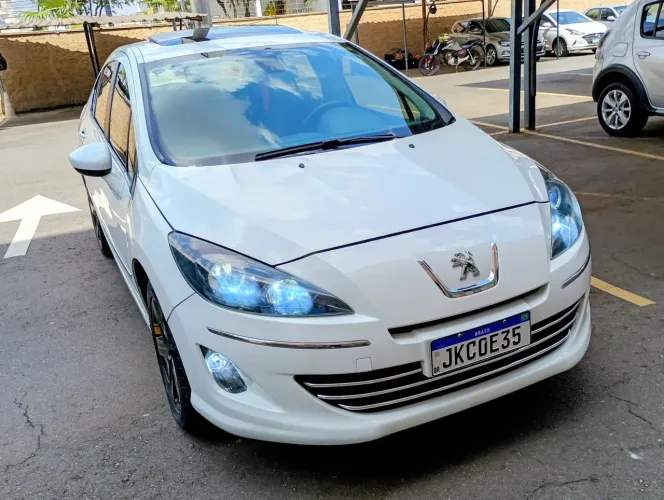 Peugeot 408 Sedan Feline 2.0 Flex 16V 4P Aut. 2012