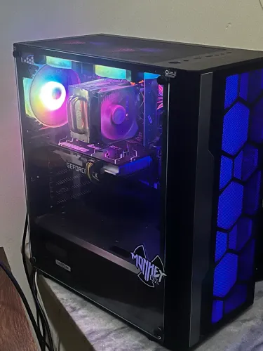 PC GAMER - RTX 3050 8GB