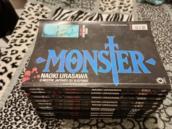 Mangá Monster Conrad (Vol. 1 ao 10)