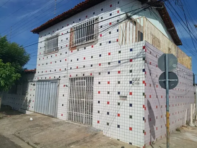 Casa Com Ponto Comercial no Mocambinho