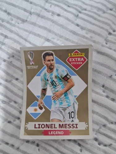 Figurinha Extra Sticker Lionel Messi Legend Ouro Copa 2022
