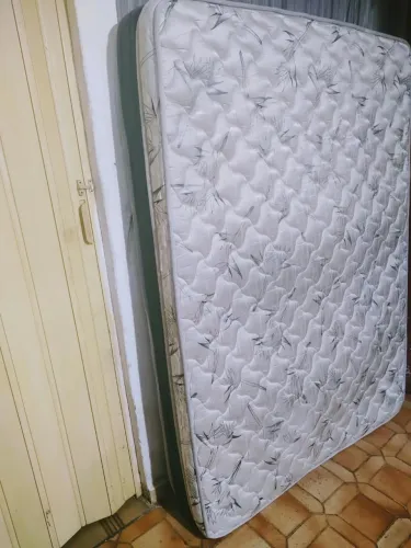 COLCHÃO MOLAS CASAL ÓTIMO ESTADO E QUALIDADE ! ! !