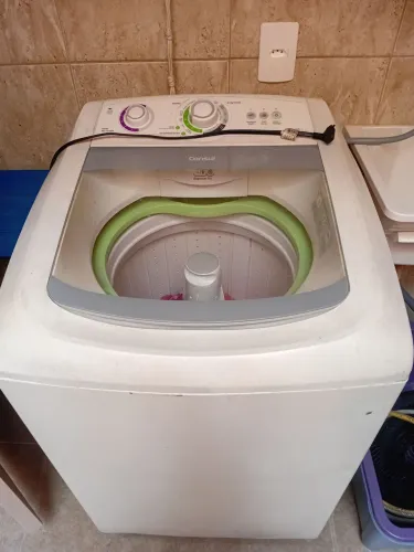 Vendo máquina de lavar 11kg e alguns móveis.