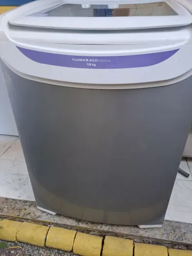 Vende-se máquina de lavar roupas Electrolux 15kg.