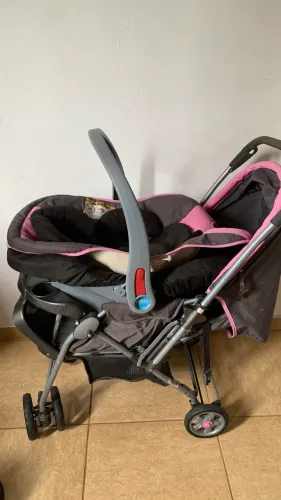 Carrinho + bebê conforto