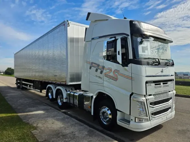 Volvo FH 460 6x2 Globetrotter Automático Plano Ouro + Baú 2 Eixos Nostra Ano 26 0km 30plt