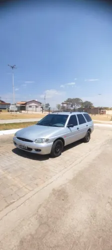 Ford Escort GL 1.6 MPI 2001