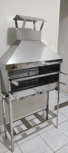 Churrasqueira Laurindos para espetinho 90cm grelha dupla total inox, produto sem uso