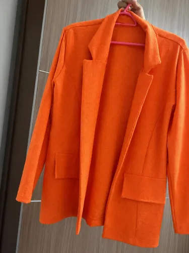 DOIS BLAZERS POR 55 REAIS TAM M CADA 30 REAIS