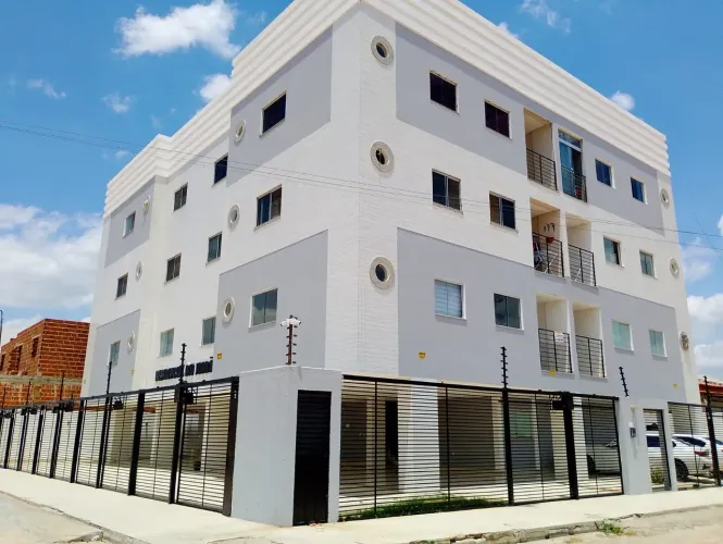 APARTAMENTO AMPLO 3/4 SENDO 1 SUÍTE. BEM LOCALIZADO 