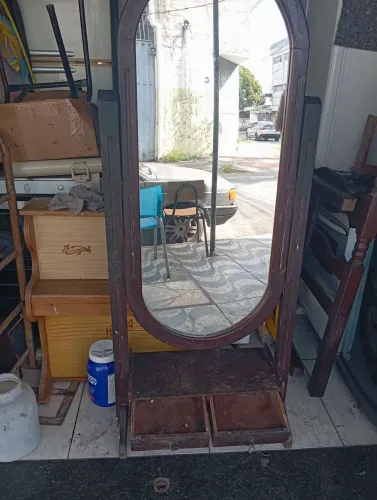 Vendo espelho com moldura sucupira antiga
