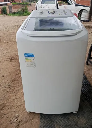 Vendo essa máquina Electrolux 10,5kg modelo Lac 11