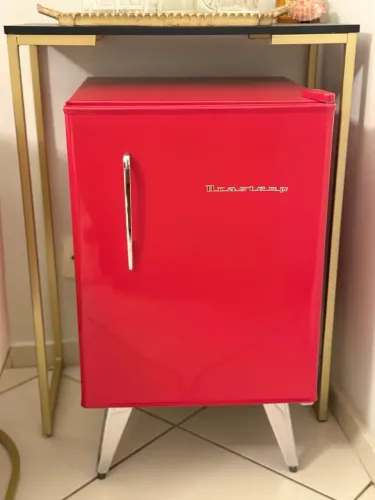 FRIGOBAR RETRÔ CARMIM