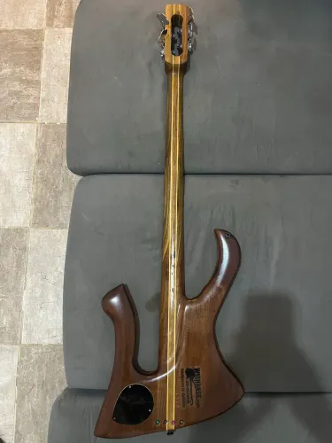 Wishbass Fretless 4 Cordas - Luthier Steve Wishnevsky (Importado | Peça Única)