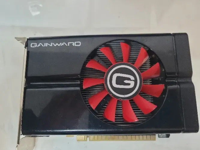 Placa de video GTX 750 1GB