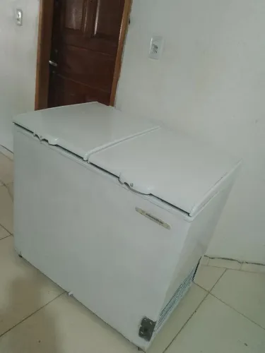 Freezer MetalFrio gelando muito bem. Entrego