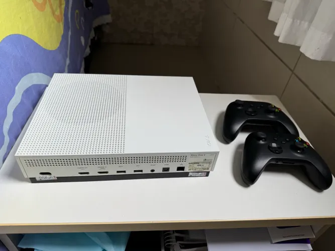 X BOX ONE S