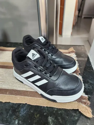 Tênis Adidas original infantil