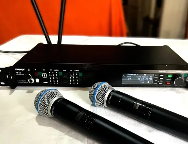 2 Microfones Sem Fio Shure Beta 58 Receptor AD4D Axient