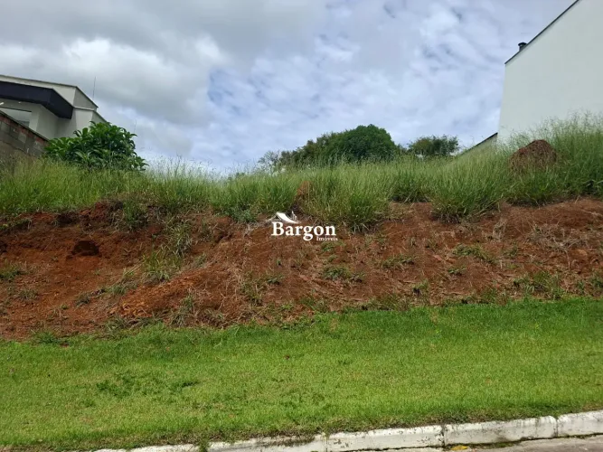 Terreno com 483,55m² à venda no Condomínio Portal do Aeroporto em Juiz de Fora - MG