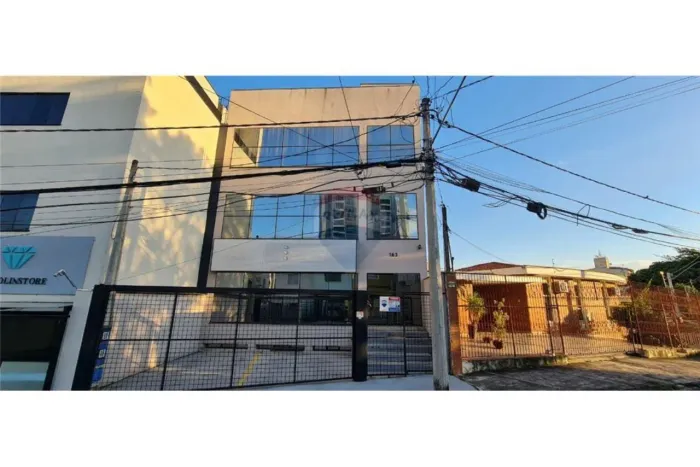 Prédio comercial à venda em Sorocaba-SP: 4 salas, 2 banheiros, 2 vagas de garagem, 200m² n
