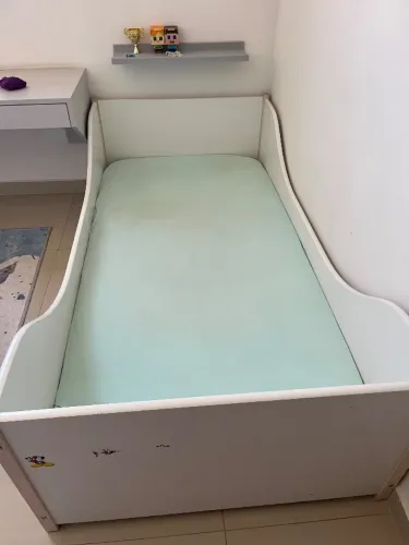 Cama infantil com colchão 