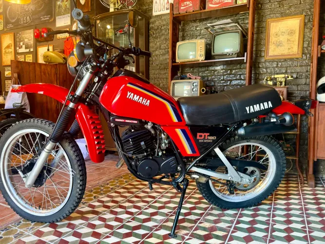 Yamaha DT 180 SixSpeed 1982 (troco por carro)