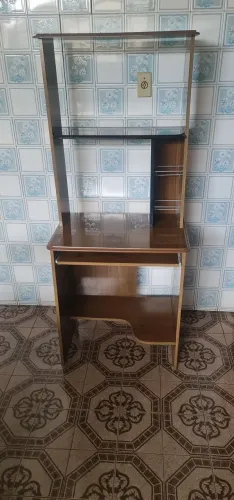Mesa vertical para computador