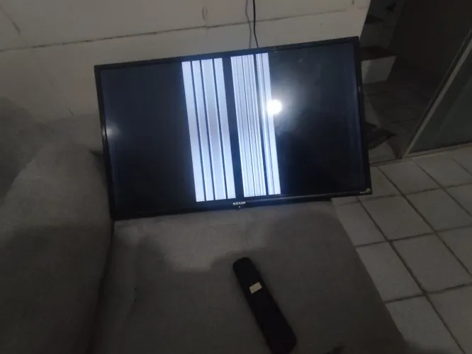 Tv 32 polegadas com avaria