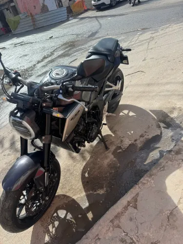 CB650R 24/24 moto nova